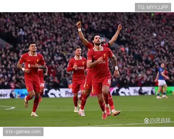 英超圣玛丽球场：传奇球员闪耀登场，精彩表现引关注