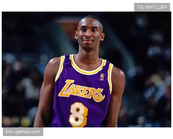 科比·布莱恩特钱多得像影帝，度假行李却全是训练装备，真离谱